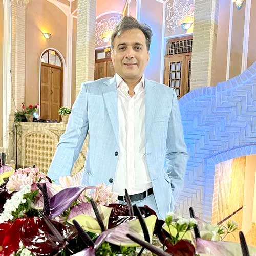 دانلود آهنگ میگن فرشته روزشو با گریه افطار میکنه